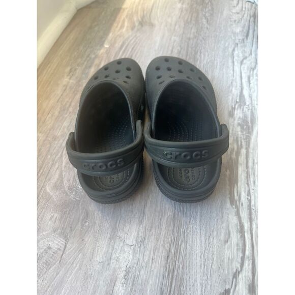 Crocs Kids Classic Clogs Comfortable Slip-On Shoes Black Size 12C - Picture 2 of 4